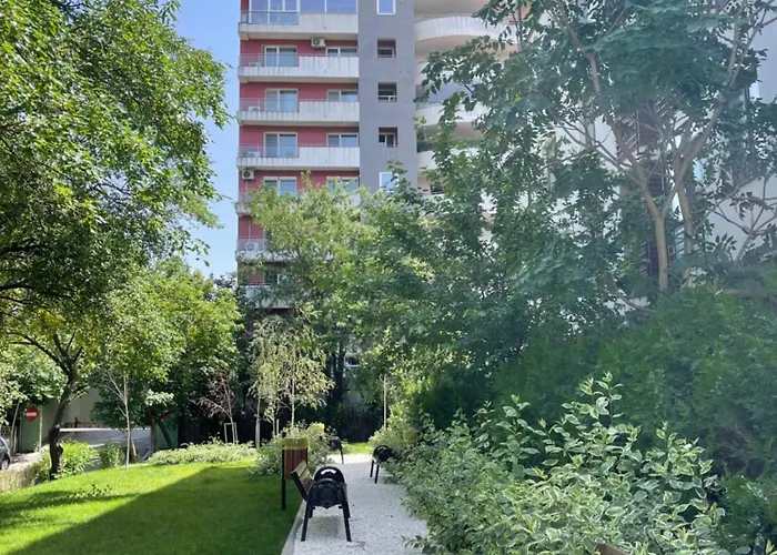 Malachite Urban Gem - Skyline Terrace Oasis